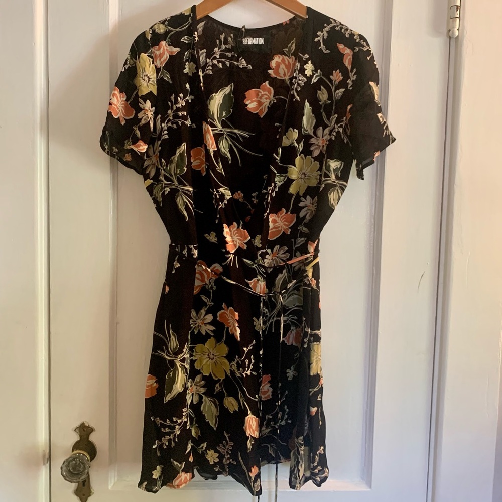REFORMATION wrap dress, size 6